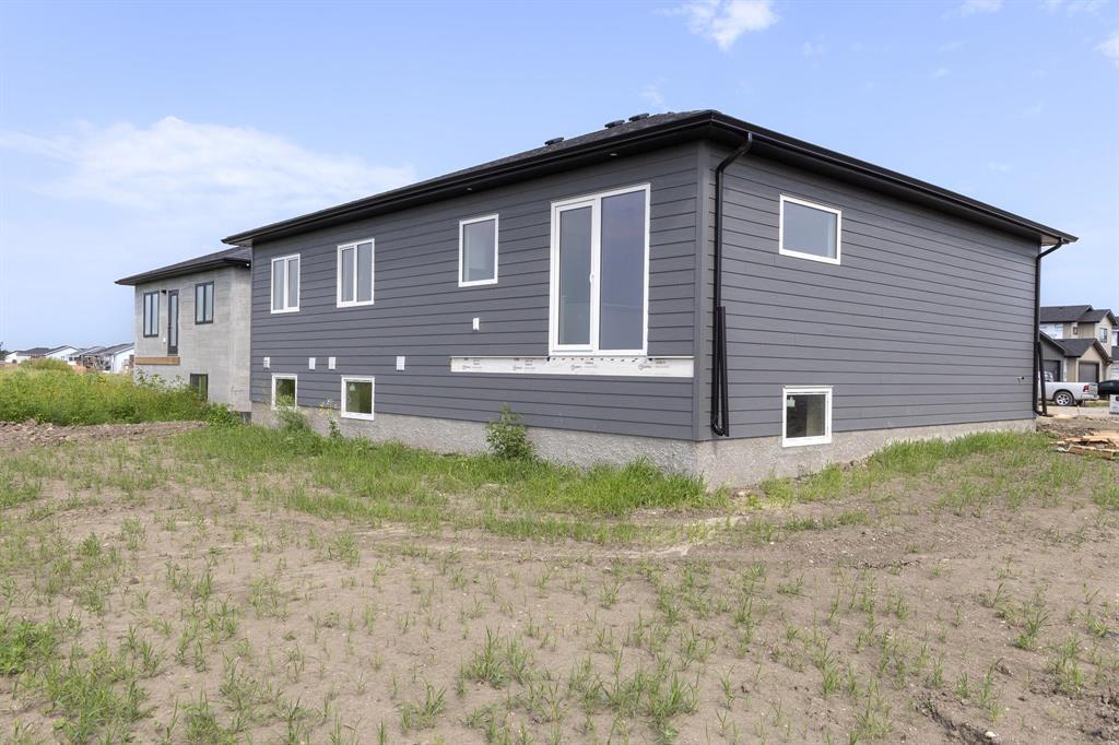 84 Sterling Crescent, Steinbach, Manitoba  R5G 3E5 - Photo 46 - 202618835