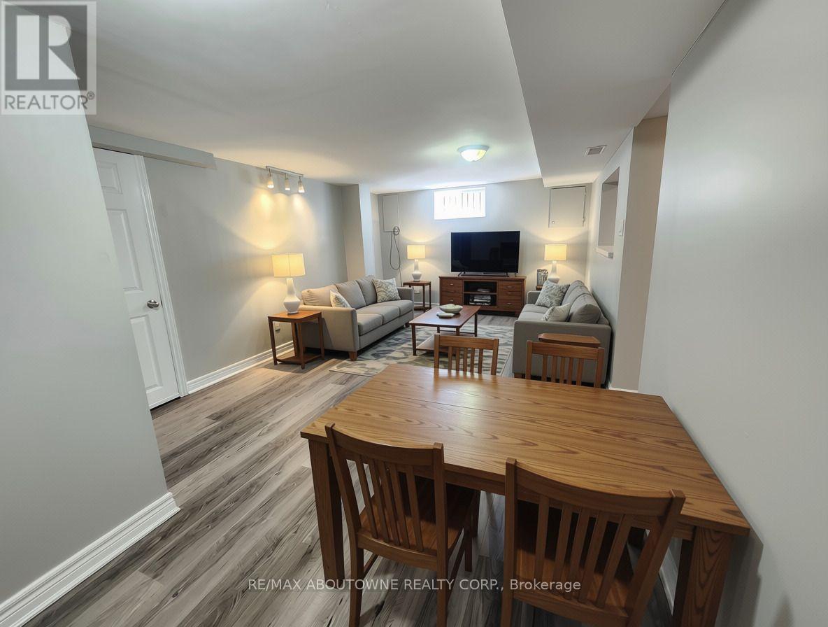 Lower - 26 Grandfield Street, Hamilton, Ontario L8T 2H2 - Photo 11 - X13616350