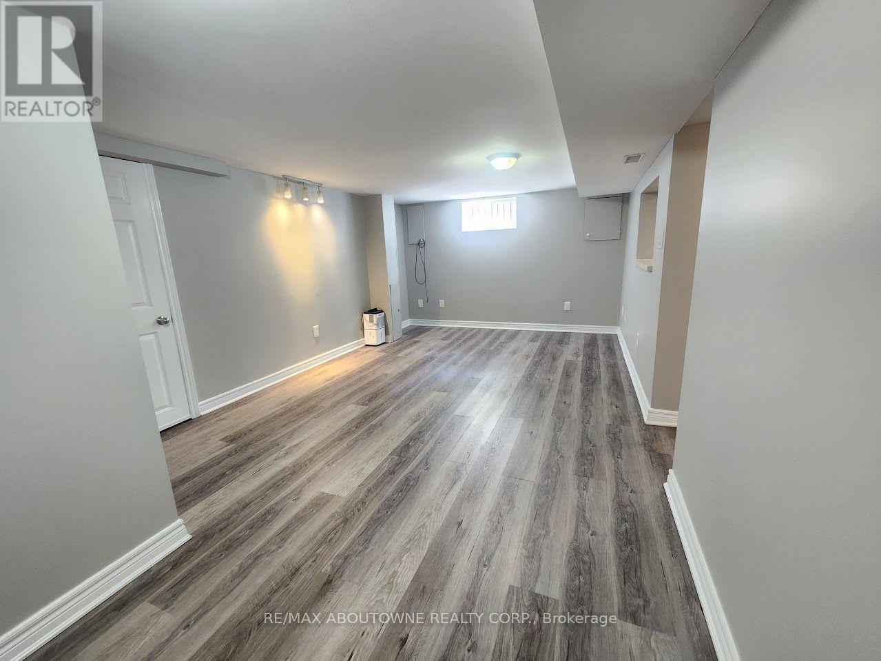 Lower - 26 Grandfield Street, Hamilton, Ontario L8T 2H2 - Photo 12 - X13616350