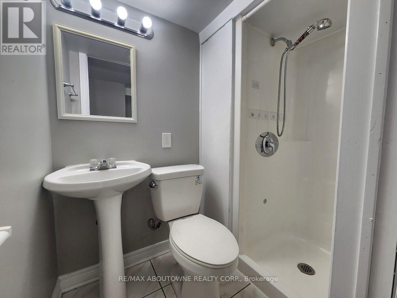 Lower - 26 Grandfield Street, Hamilton, Ontario L8T 2H2 - Photo 14 - X13616350