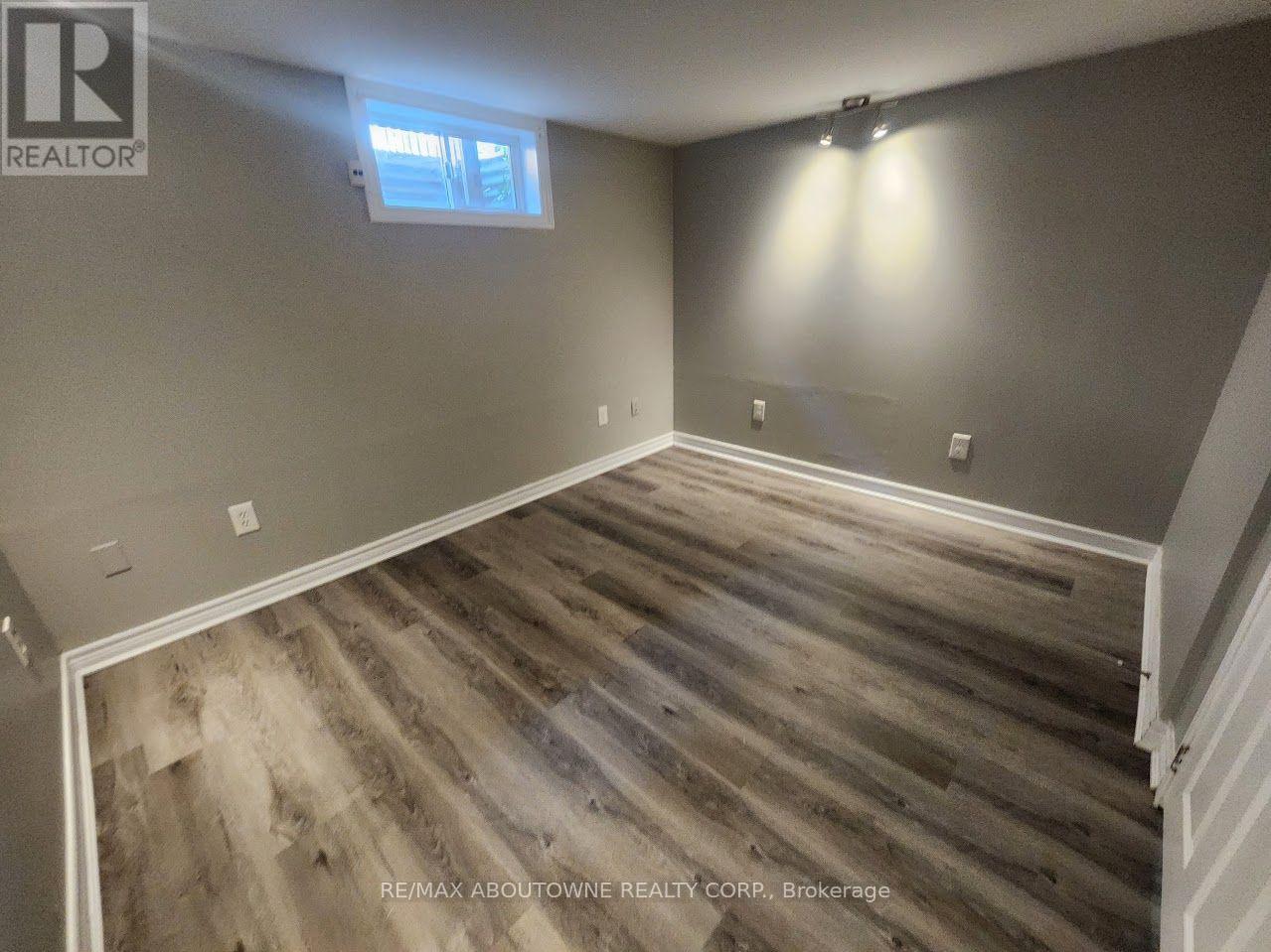 Lower - 26 Grandfield Street, Hamilton, Ontario L8T 2H2 - Photo 15 - X13616350
