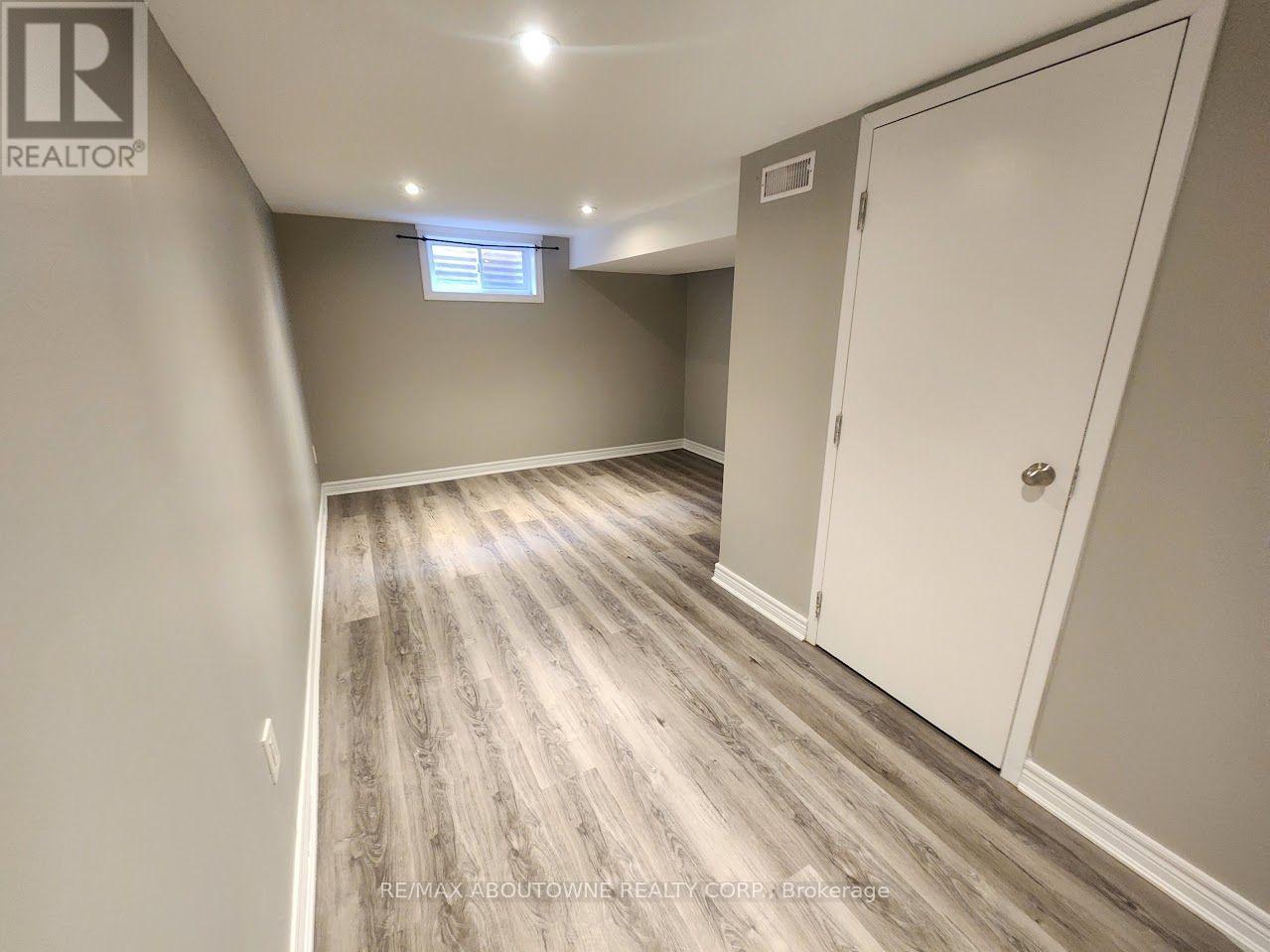 Lower - 26 Grandfield Street, Hamilton, Ontario L8T 2H2 - Photo 17 - X13616350