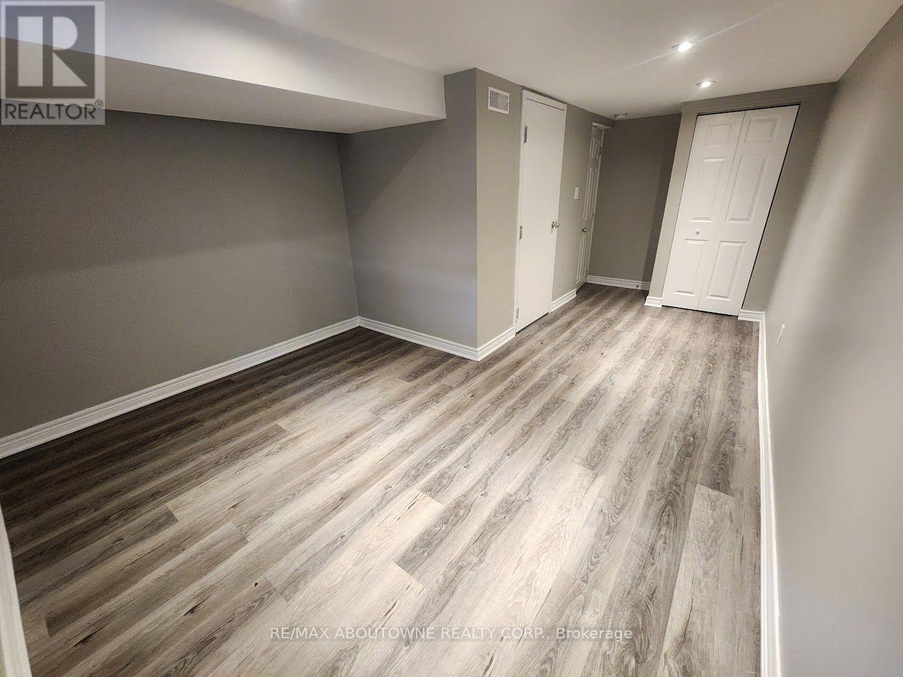 Lower - 26 Grandfield Street, Hamilton, Ontario L8T 2H2 - Photo 18 - X13616350