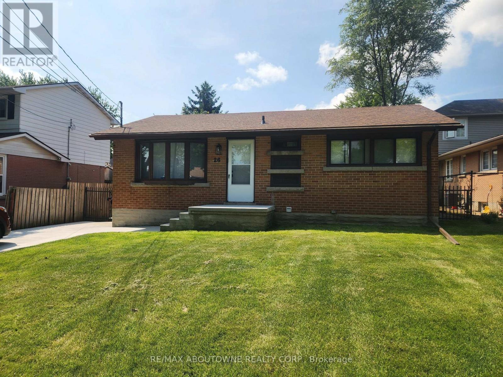 Lower - 26 Grandfield Street, Hamilton, Ontario L8T 2H2 - Photo 2 - X13616350
