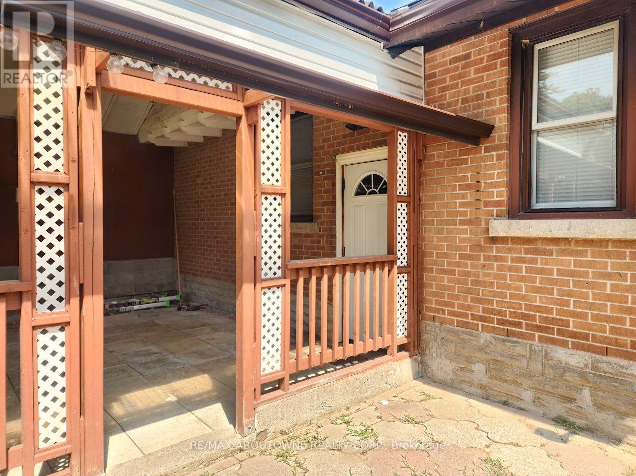 Lower - 26 Grandfield Street, Hamilton, Ontario L8T 2H2 - Photo 4 - X13616350