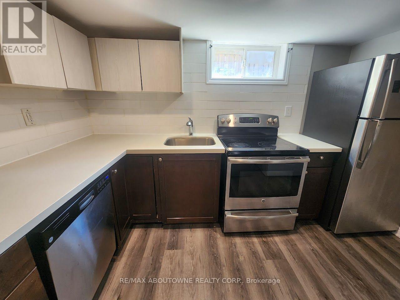Lower - 26 Grandfield Street, Hamilton, Ontario L8T 2H2 - Photo 6 - X13616350
