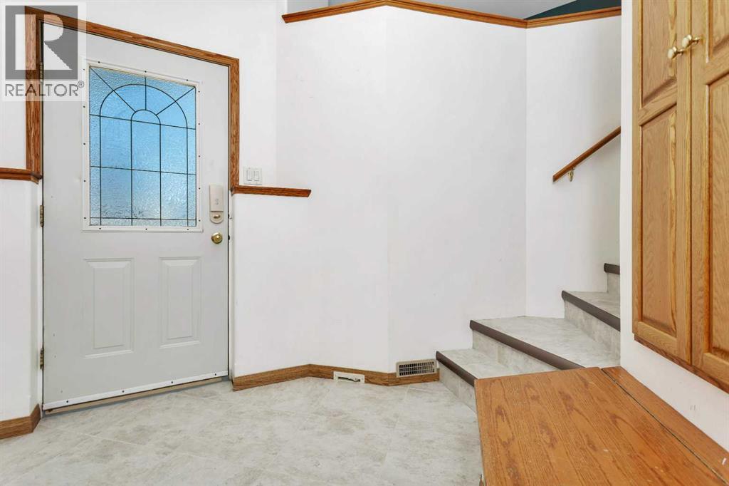 5823 60 Avenue, Rocky Mountain House, Alberta  T4T 1K2 - Photo 5 - A2304747