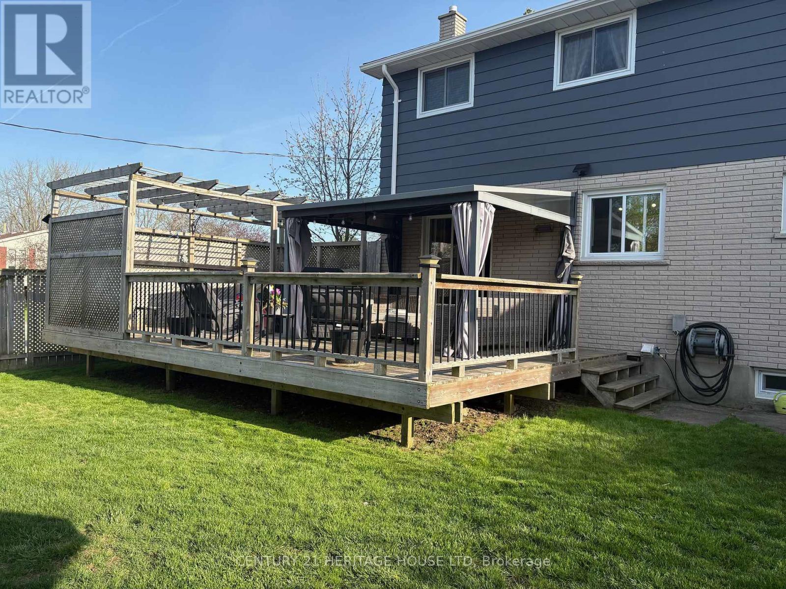 1 Massey Drive, St. Thomas, Ontario  N5R 5M6 - Photo 4 - X12879690
