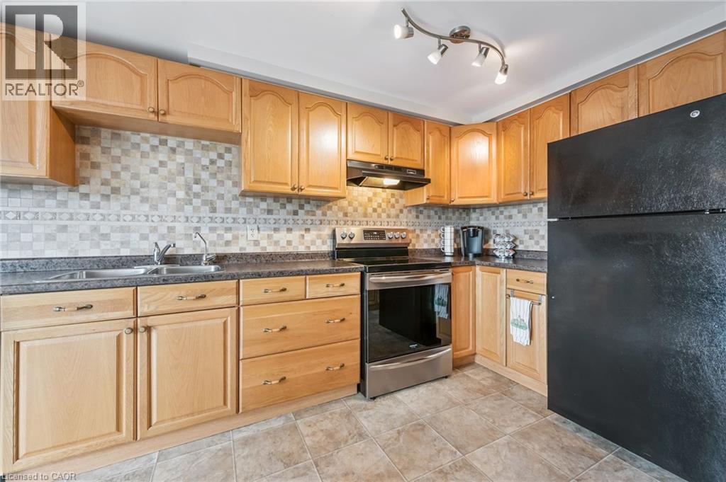 2 Newbury Drive, Kitchener, Ontario  N2N 2W7 - Photo 10 - 40851227