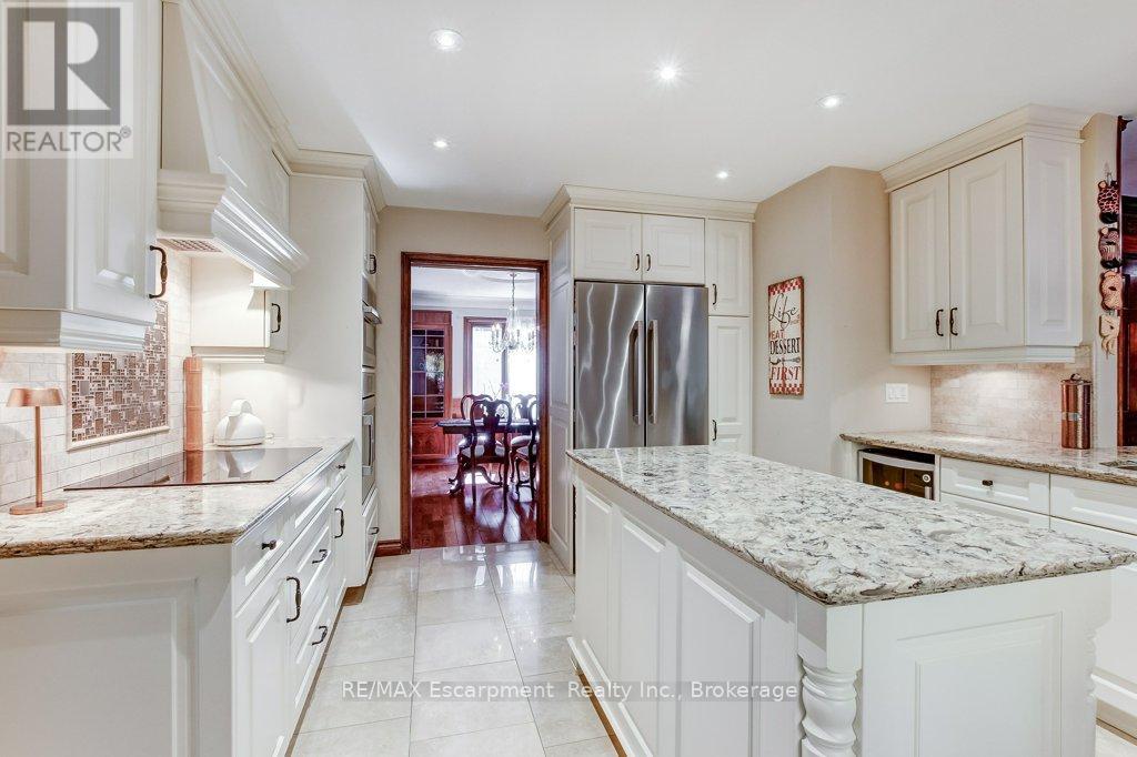 215 Briar Hill Crescent, Hamilton, Ontario  L9G 3M9 - Photo 13 - X13542964