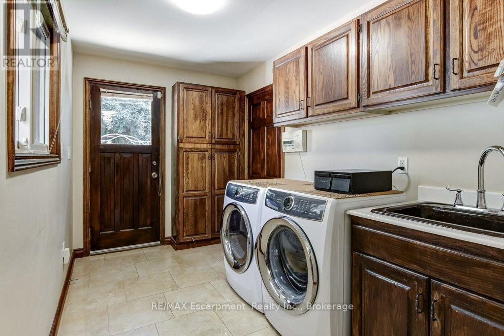 215 Briar Hill Crescent, Hamilton, Ontario  L9G 3M9 - Photo 22 - X13542964