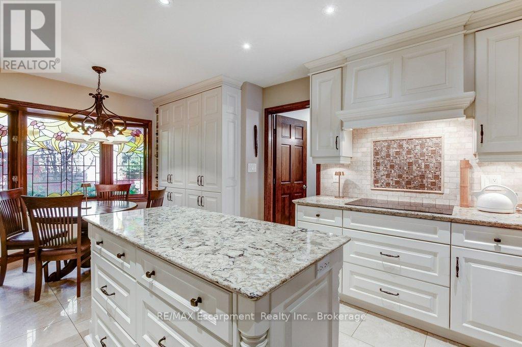 215 Briar Hill Crescent, Hamilton, Ontario  L9G 3M9 - Photo 15 - X13542964