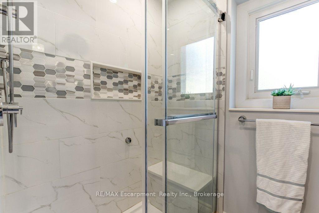 215 Briar Hill Crescent, Hamilton, Ontario  L9G 3M9 - Photo 31 - X13542964
