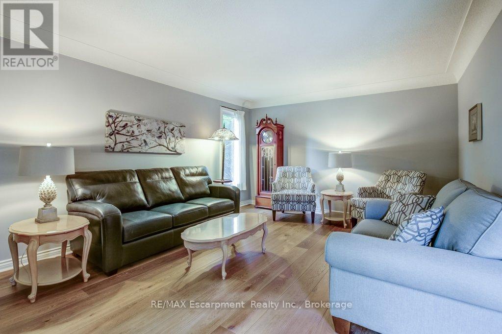 215 Briar Hill Crescent, Hamilton, Ontario  L9G 3M9 - Photo 6 - X13542964