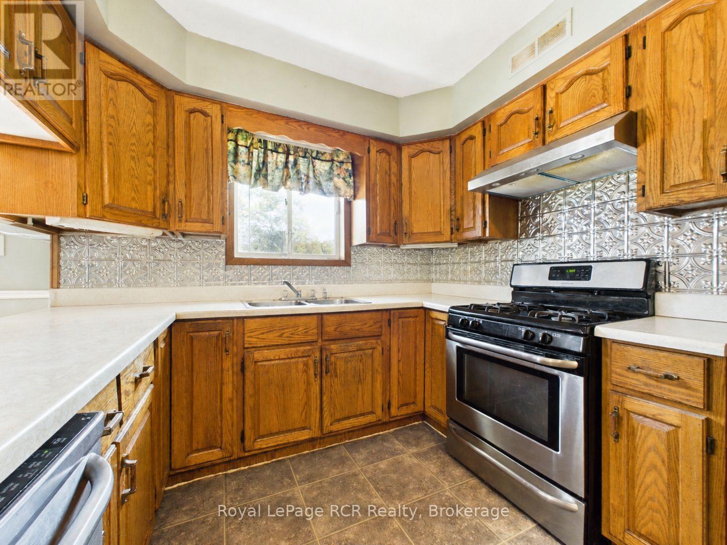 96 James Street, North Huron, Ontario  N0G 2W0 - Photo 12 - X13616628