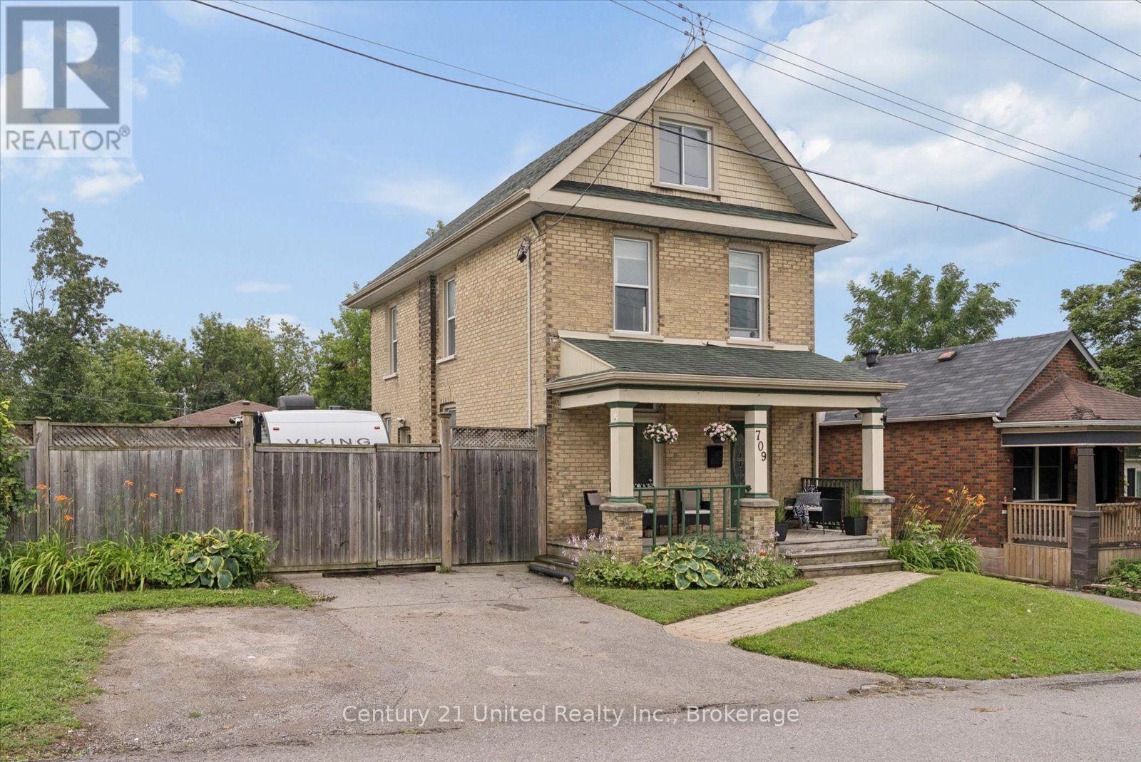 709 THIRD AVENUE, Peterborough, Ontario