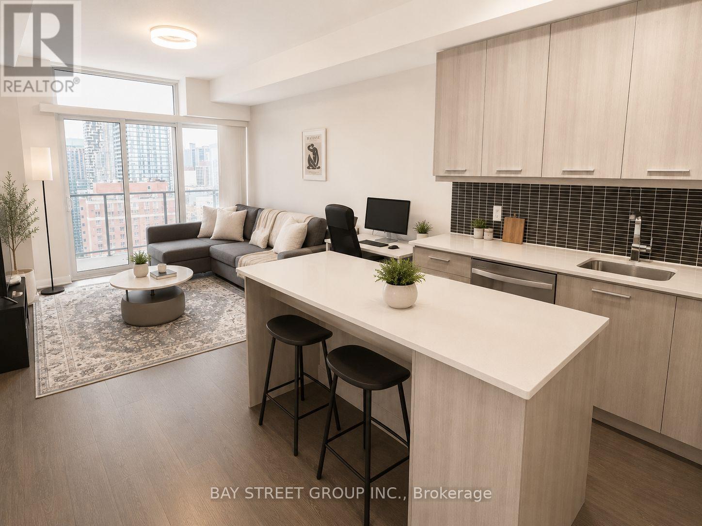 1712 - 105 George Street, Toronto, Ontario  M5A 0L4 - Photo 2 - C13616500