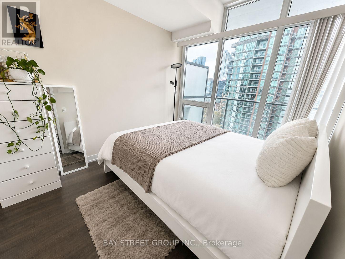 1712 - 105 George Street, Toronto, Ontario  M5A 0L4 - Photo 7 - C13616500