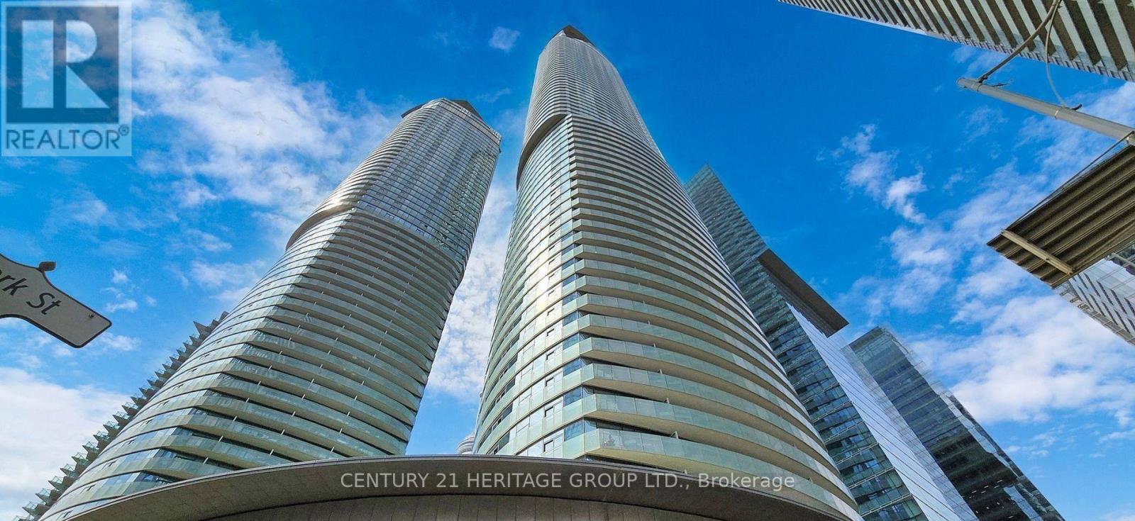 5202 - 12 YORK STREET, Toronto, Ontario