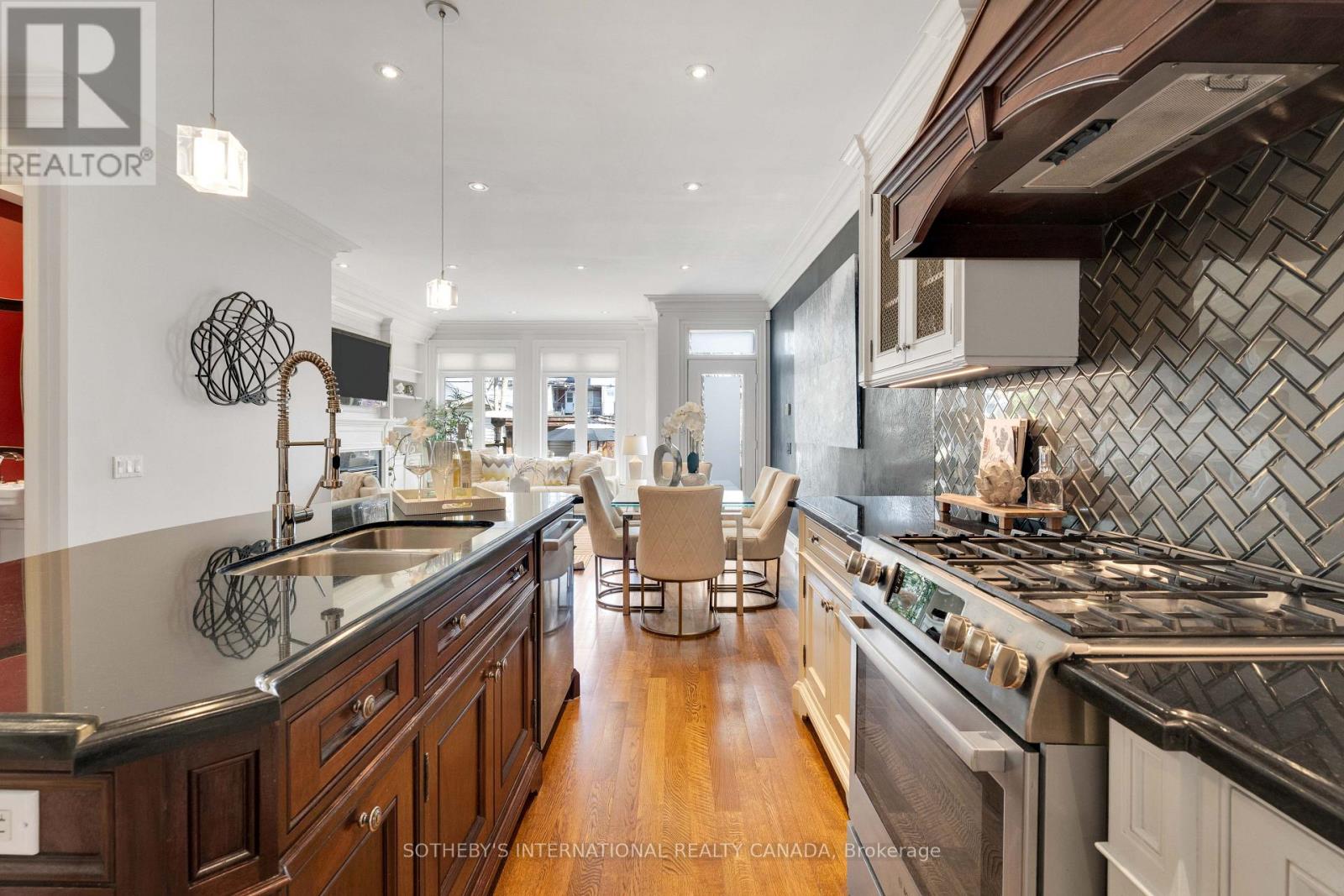 721 Markham Street, Toronto, Ontario  M6G 2M2 - Photo 5 - C13616638