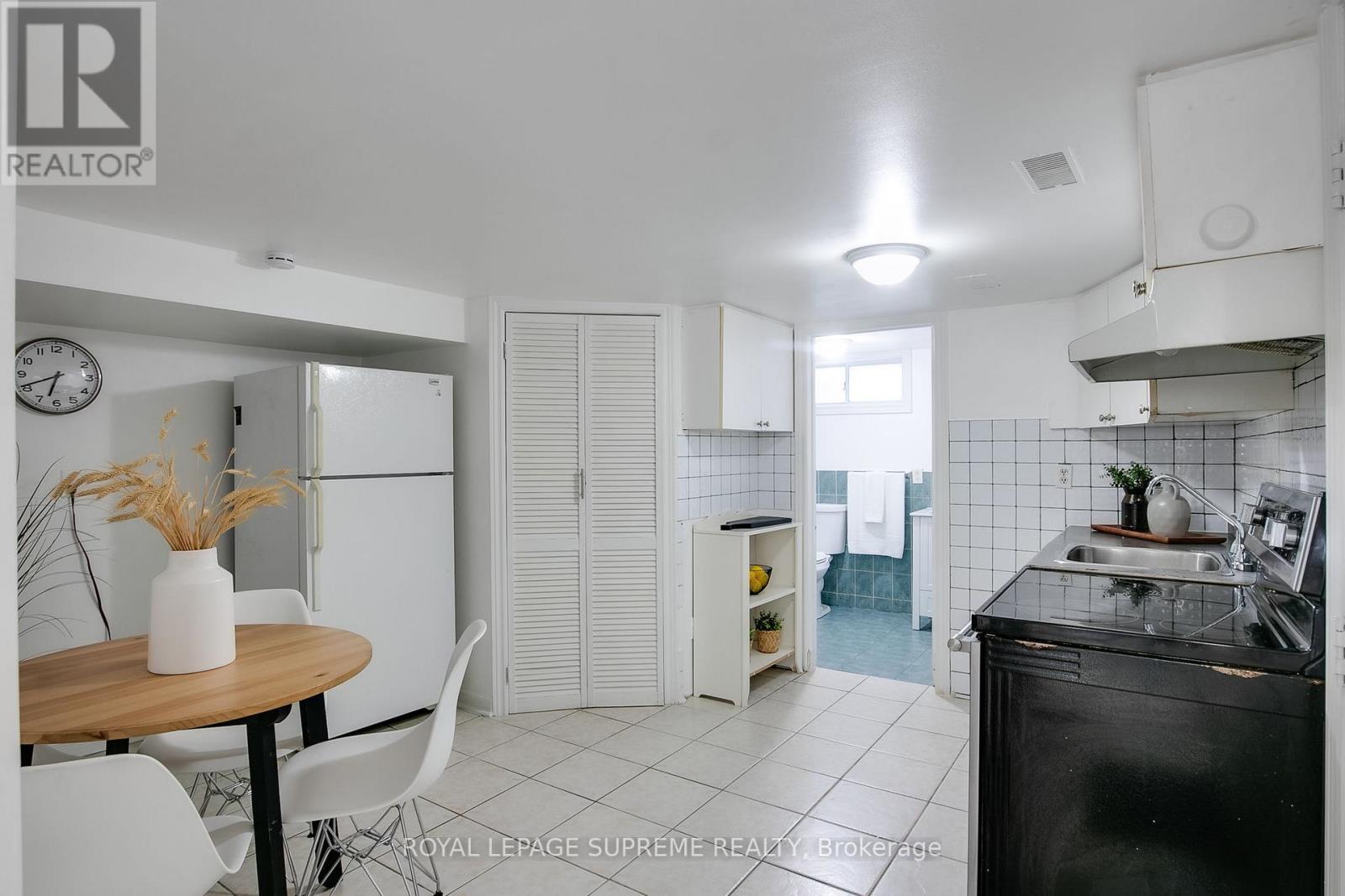 Basement - 422 Oakwood Avenue, Toronto, Ontario  M6E 2W3 - Photo 2 - C13616664