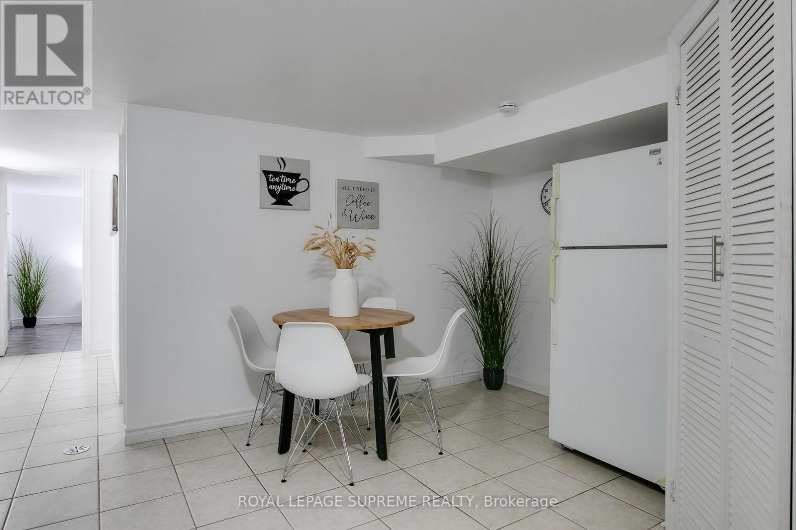 Basement - 422 Oakwood Avenue, Toronto, Ontario  M6E 2W3 - Photo 5 - C13616664