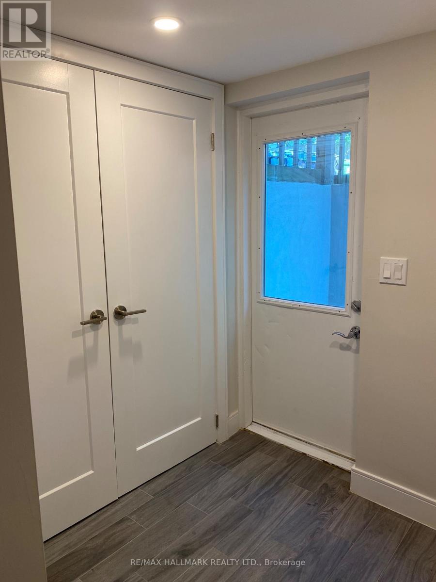 Lower - 14 Rosemount Avenue, Toronto, Ontario  M6H 2M1 - Photo 2 - C13616722