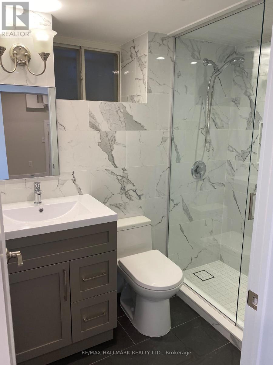 Lower - 14 Rosemount Avenue, Toronto, Ontario  M6H 2M1 - Photo 8 - C13616722