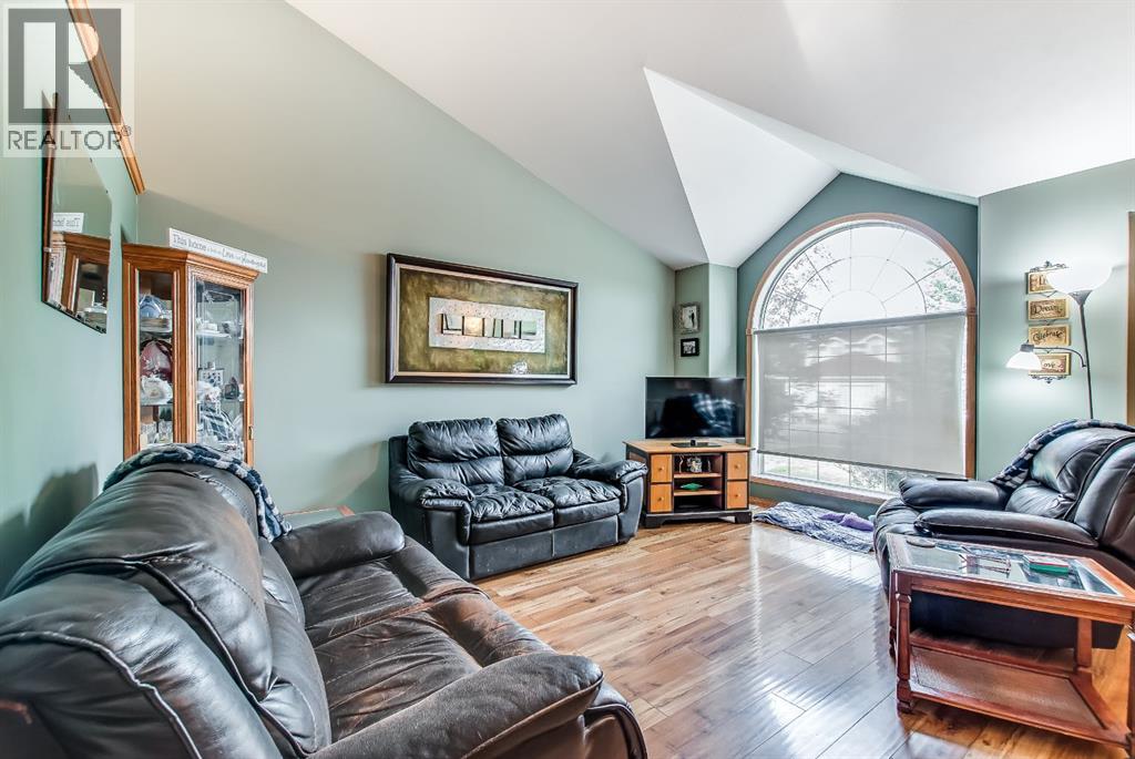 88 Spruce Close SE, Medicine Hat, Alberta  T1B 4L8 - Photo 7 - A2332445