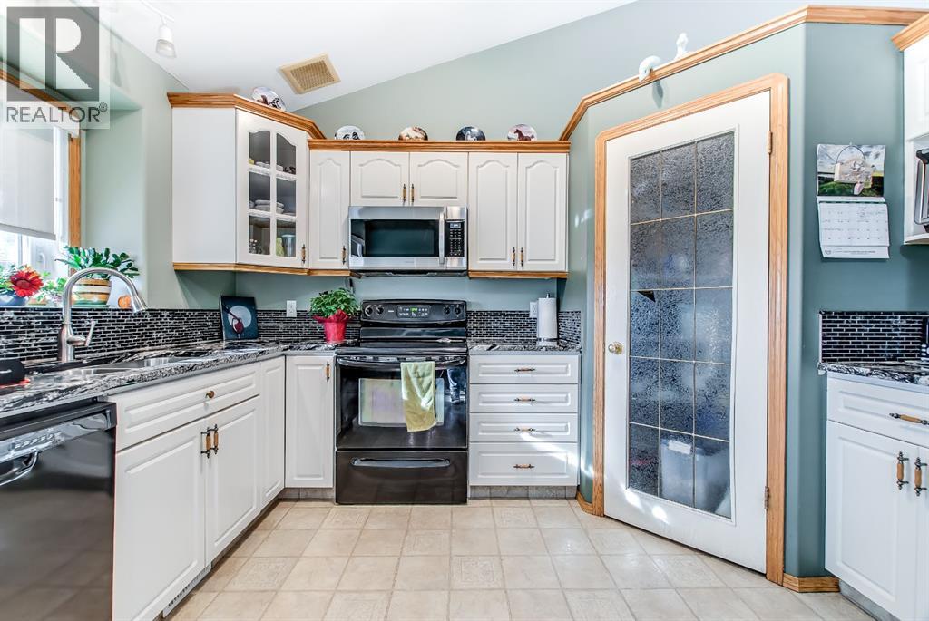 88 Spruce Close SE, Medicine Hat, Alberta  T1B 4L8 - Photo 13 - A2332445