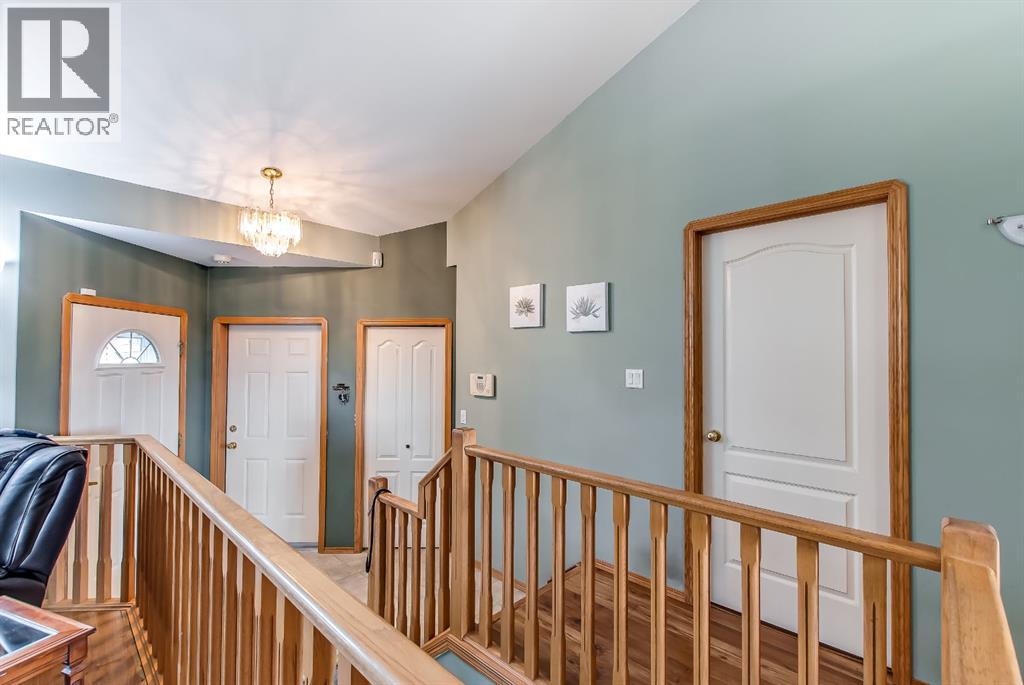 88 Spruce Close SE, Medicine Hat, Alberta  T1B 4L8 - Photo 8 - A2332445