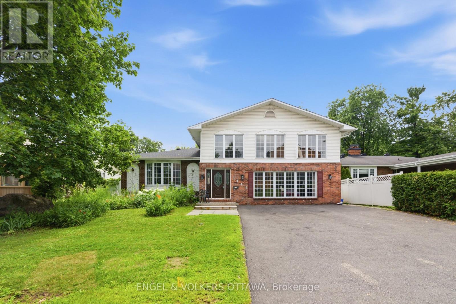 1446 Ridgebrook Drive, Ottawa, Ontario K1B 4H1 - Photo 2 - X13616542