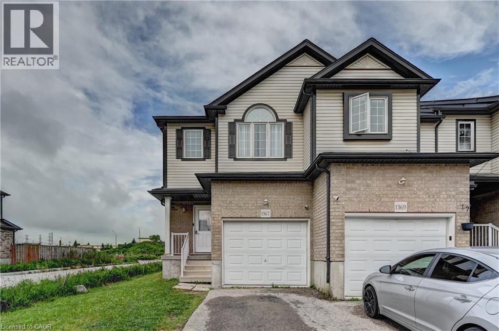 1367 COUNTRYSTONE Drive E, Kitchener, Ontario