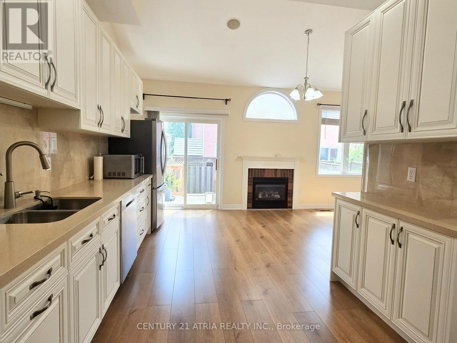 31 Cliveden Place, Markham (Berczy), Ontario  L6C 2S4 - Photo 12 - N13616606