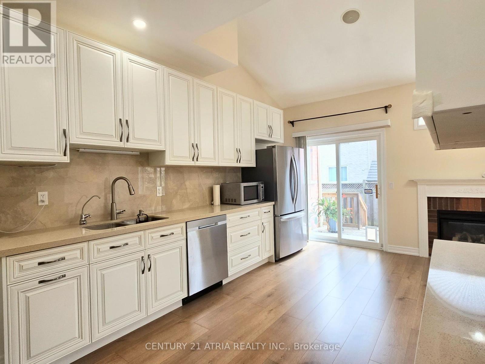 31 Cliveden Place, Markham (Berczy), Ontario  L6C 2S4 - Photo 13 - N13616606