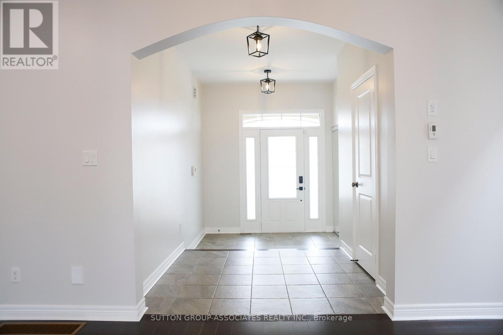 72 Treetops Boulevard, New Tecumseth, Ontario  L9R 0L9 - Photo 3 - N13616620
