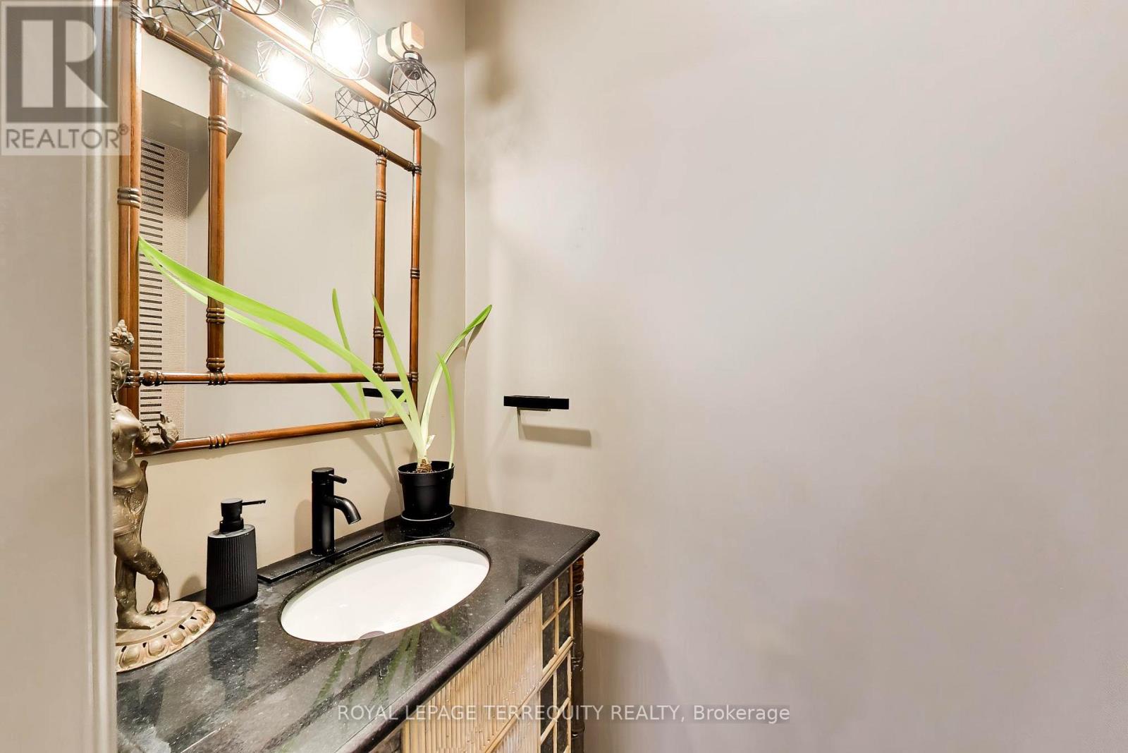 1621 Skyline Drive, Mississauga, Ontario  L5E 2W9 - Photo 20 - W13616592