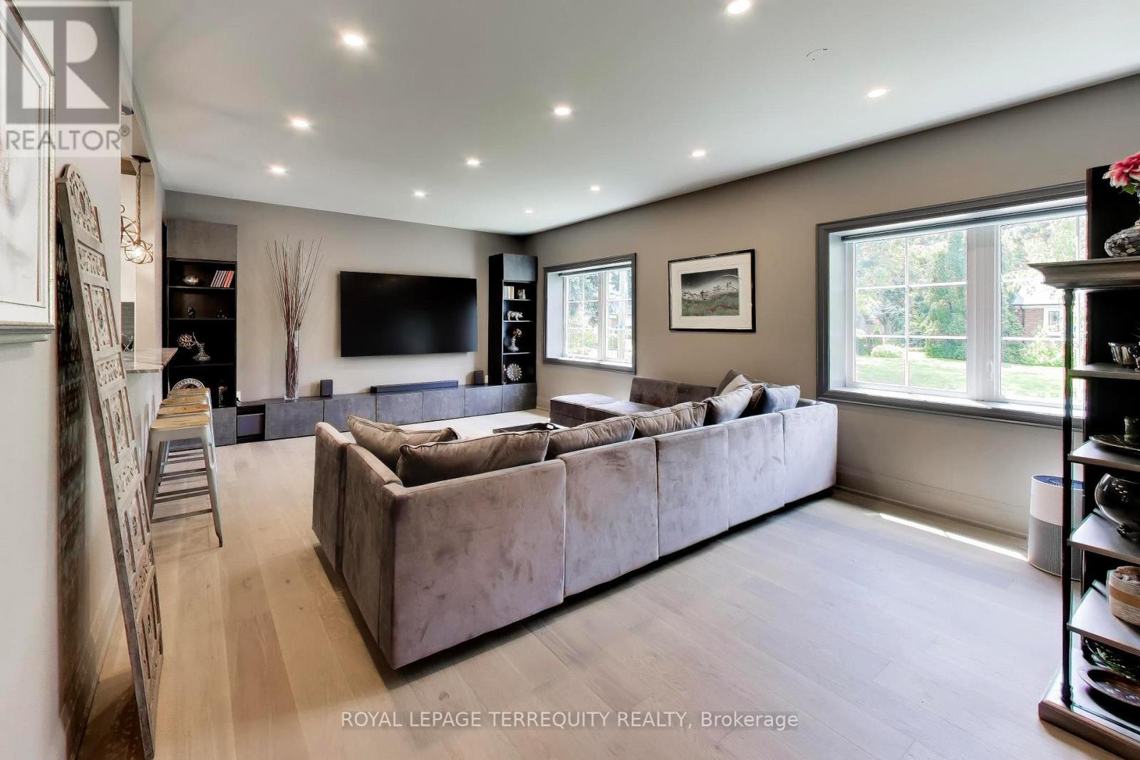 1621 Skyline Drive, Mississauga, Ontario  L5E 2W9 - Photo 4 - W13616592