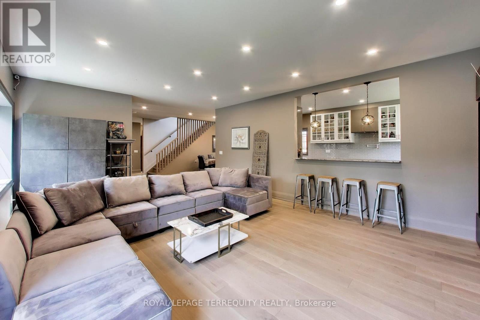 1621 Skyline Drive, Mississauga, Ontario  L5E 2W9 - Photo 6 - W13616592