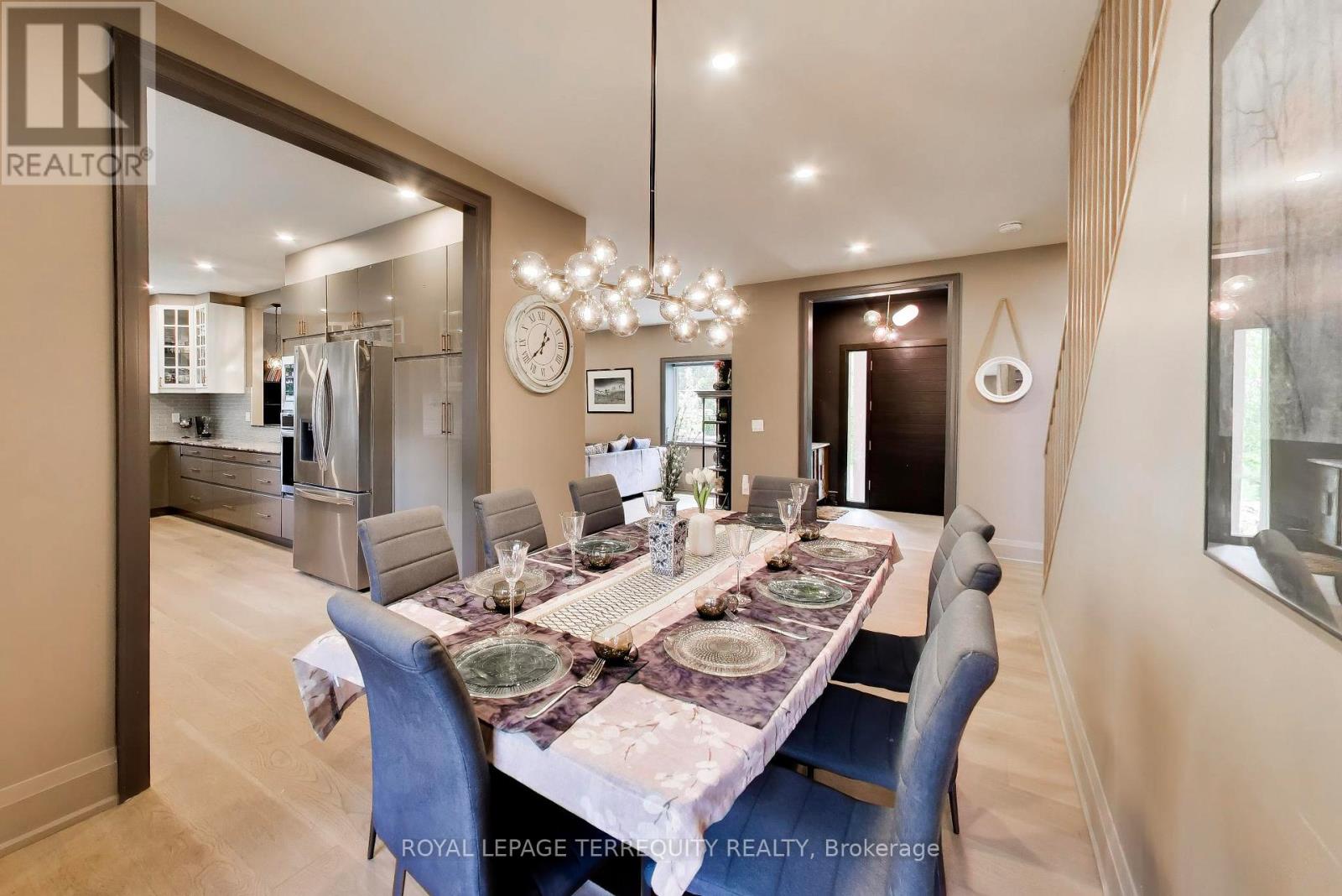 1621 Skyline Drive, Mississauga, Ontario  L5E 2W9 - Photo 9 - W13616592