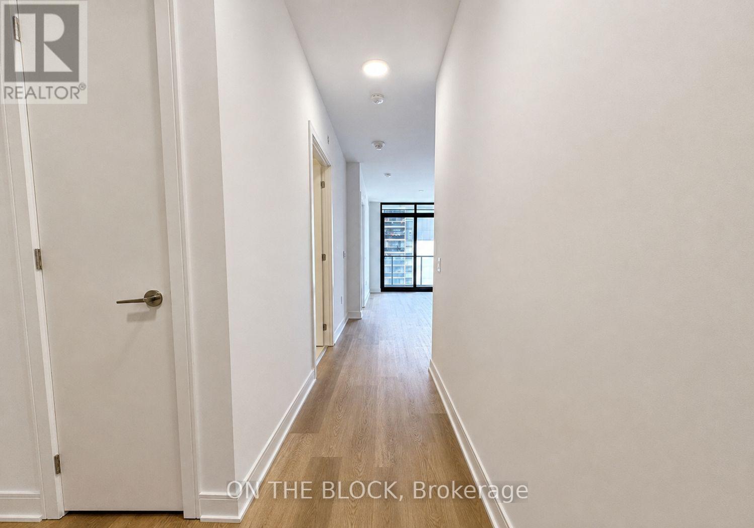 618 - 86 Dundas Street E, Mississauga, Ontario  L5A 1W4 - Photo 2 - W13616624