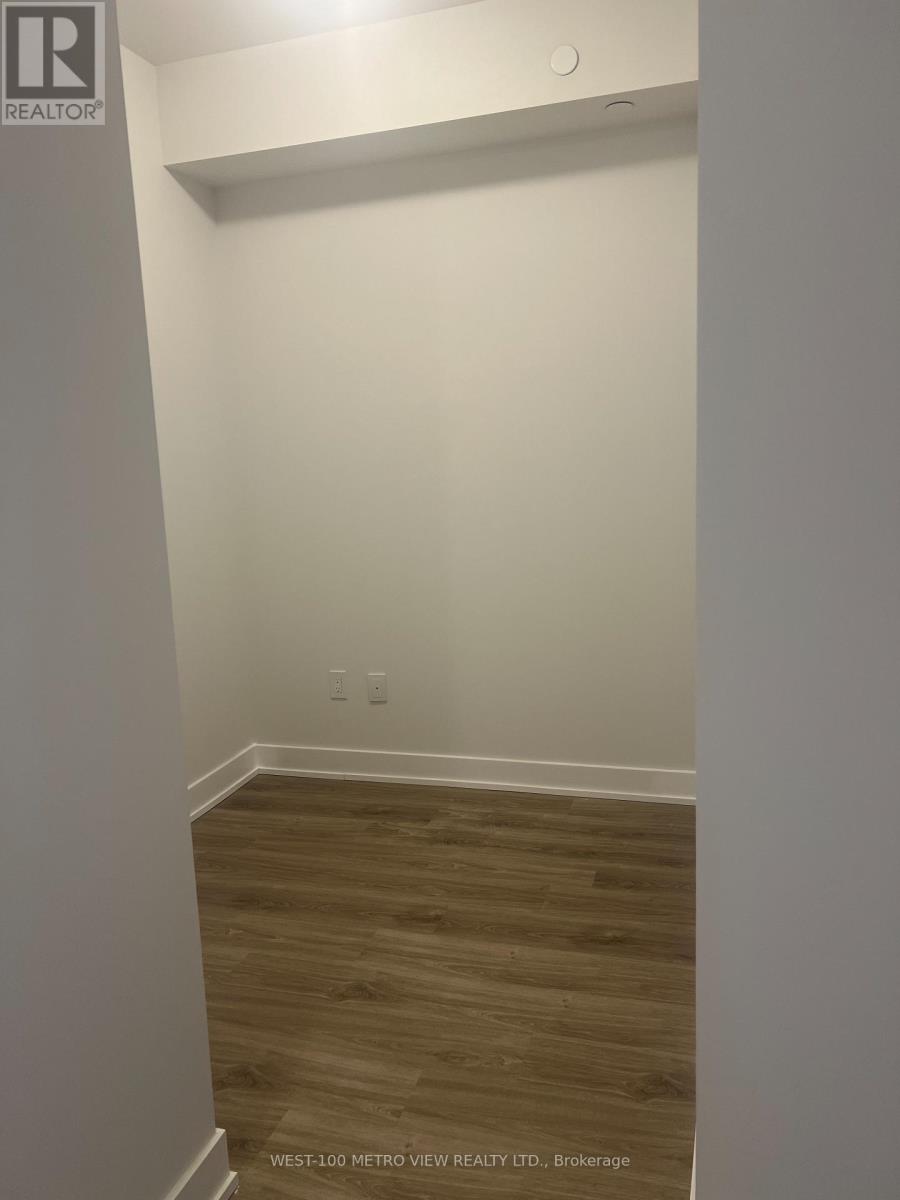811 - 430 Square One Drive, Mississauga, Ontario  L5B 0L6 - Photo 5 - W13616654