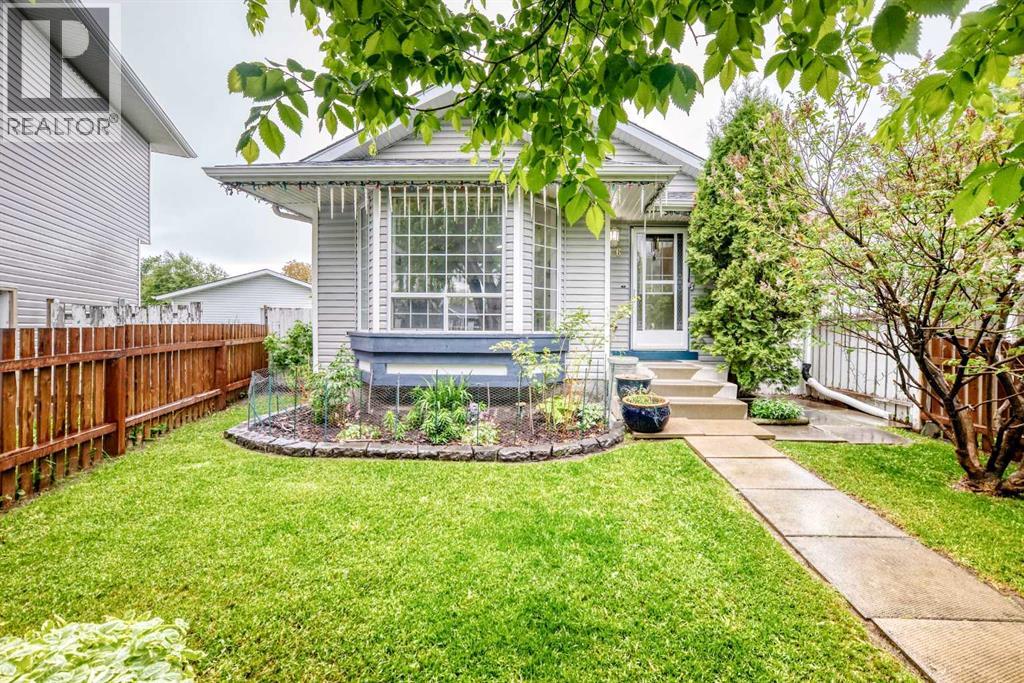 16 Martinridge Way Ne, Calgary, Alberta  T3J 3C8 - Photo 1 - A2318869