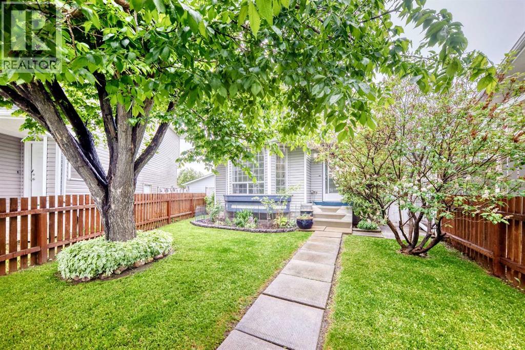 16 Martinridge Way Ne, Calgary, Alberta  T3J 3C8 - Photo 44 - A2318869