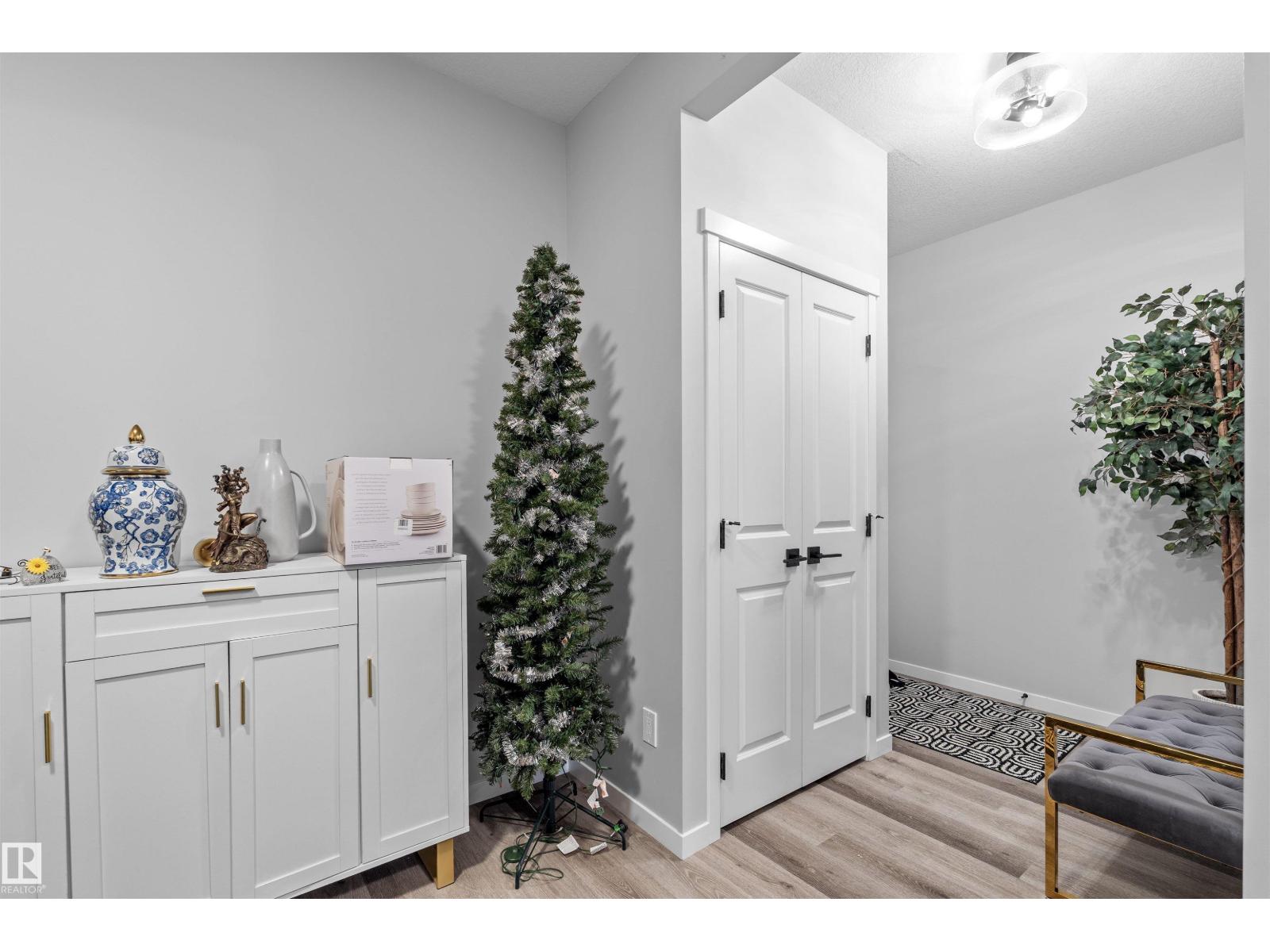 9487 227 St NW, Edmonton, Alberta  T5T 7H4 - Photo 8 - E4501145
