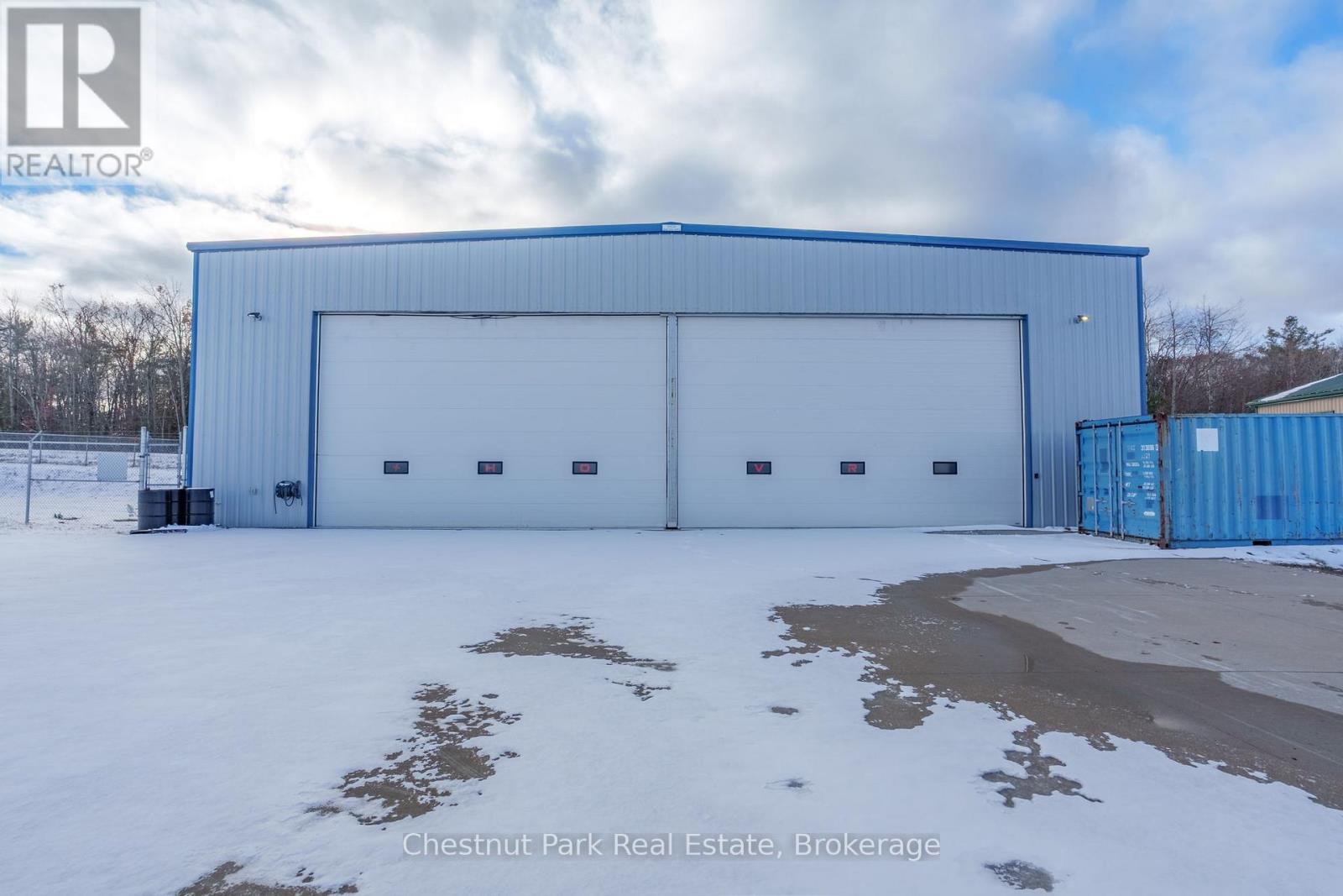 1255 Gravenhurst Parkway, Gravenhurst, Ontario  P1P 1R1 - Photo 2 - X12543376