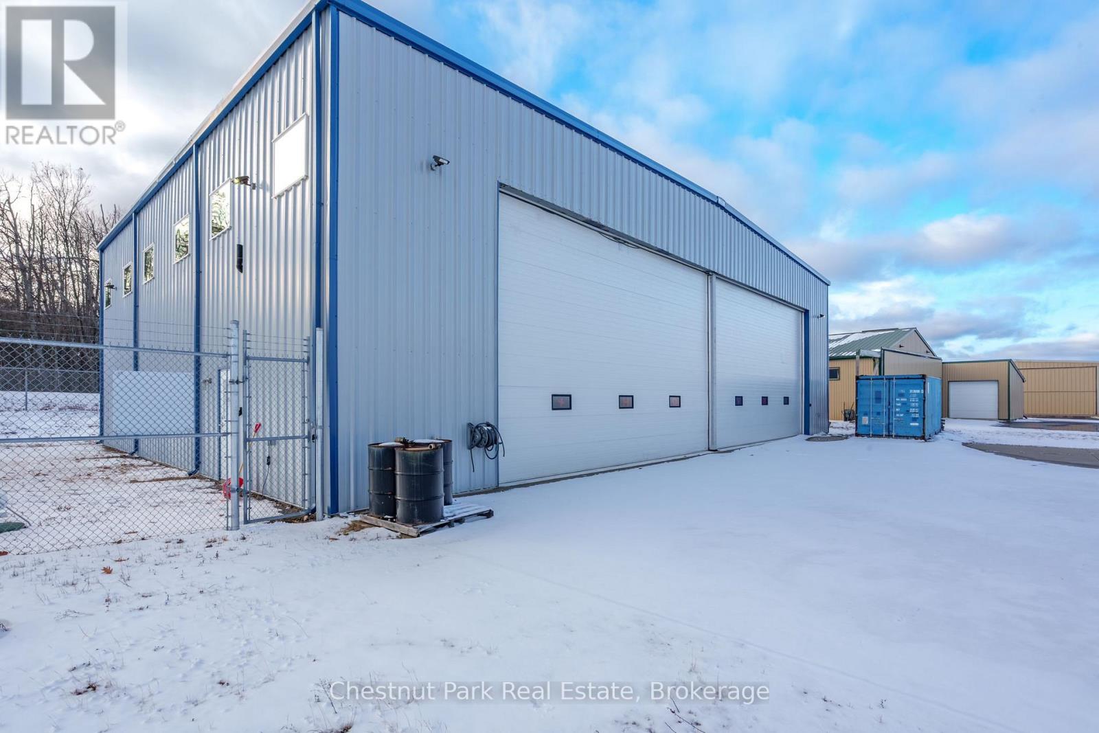 1255 Gravenhurst Parkway, Gravenhurst, Ontario  P1P 1R1 - Photo 3 - X12543376
