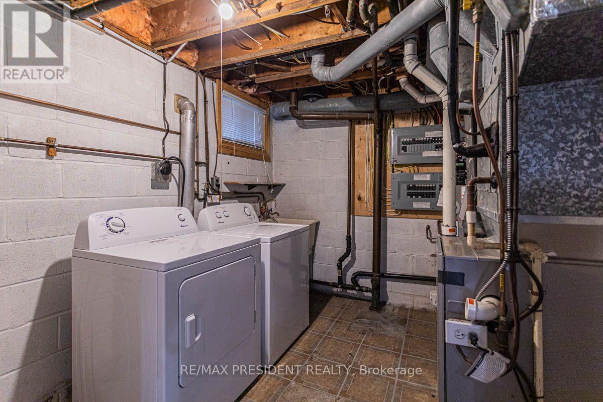 Lower - 2280 Mountainside Drive, Burlington, Ontario  L7P 1B7 - Photo 14 - W13600842