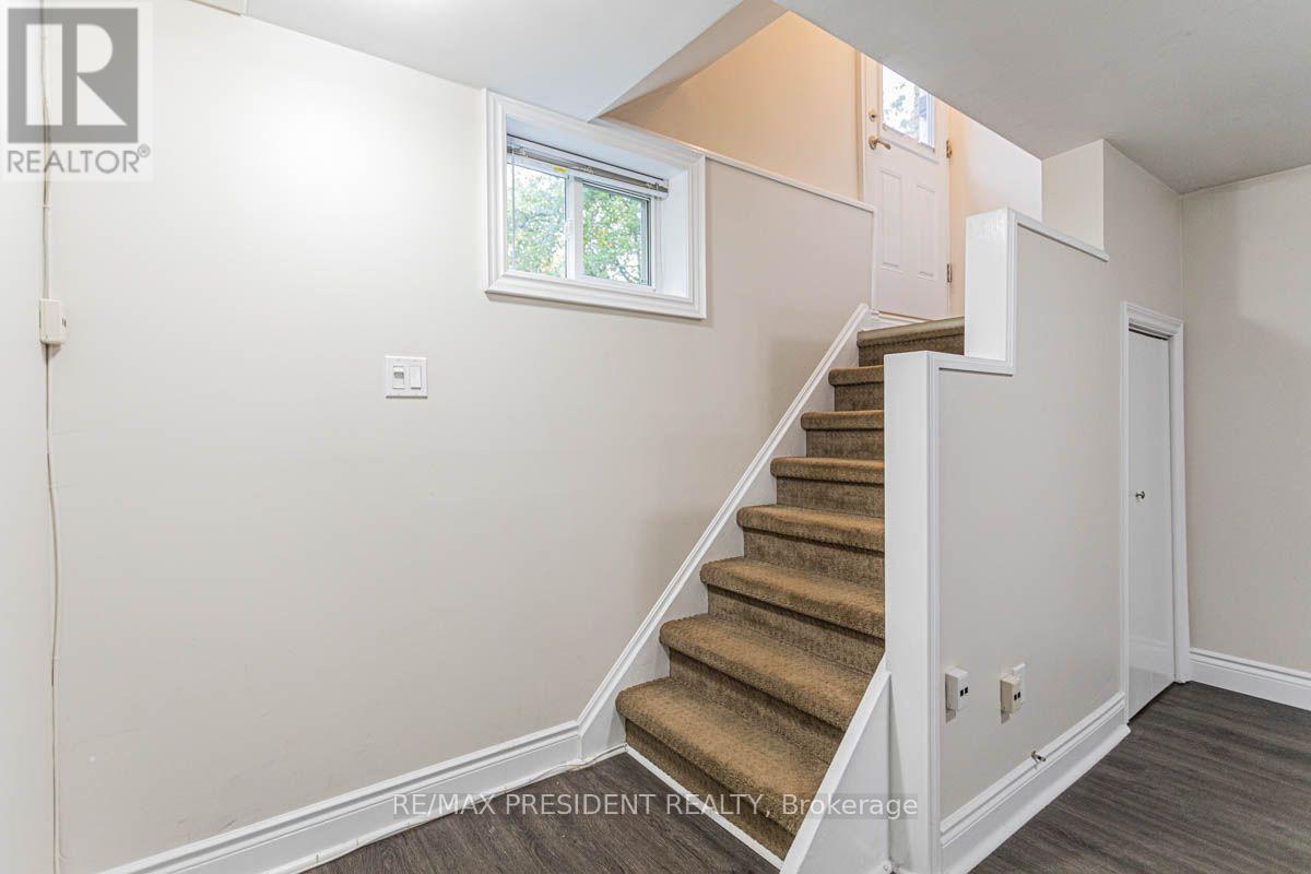 Lower - 2280 Mountainside Drive, Burlington, Ontario  L7P 1B7 - Photo 4 - W13600842