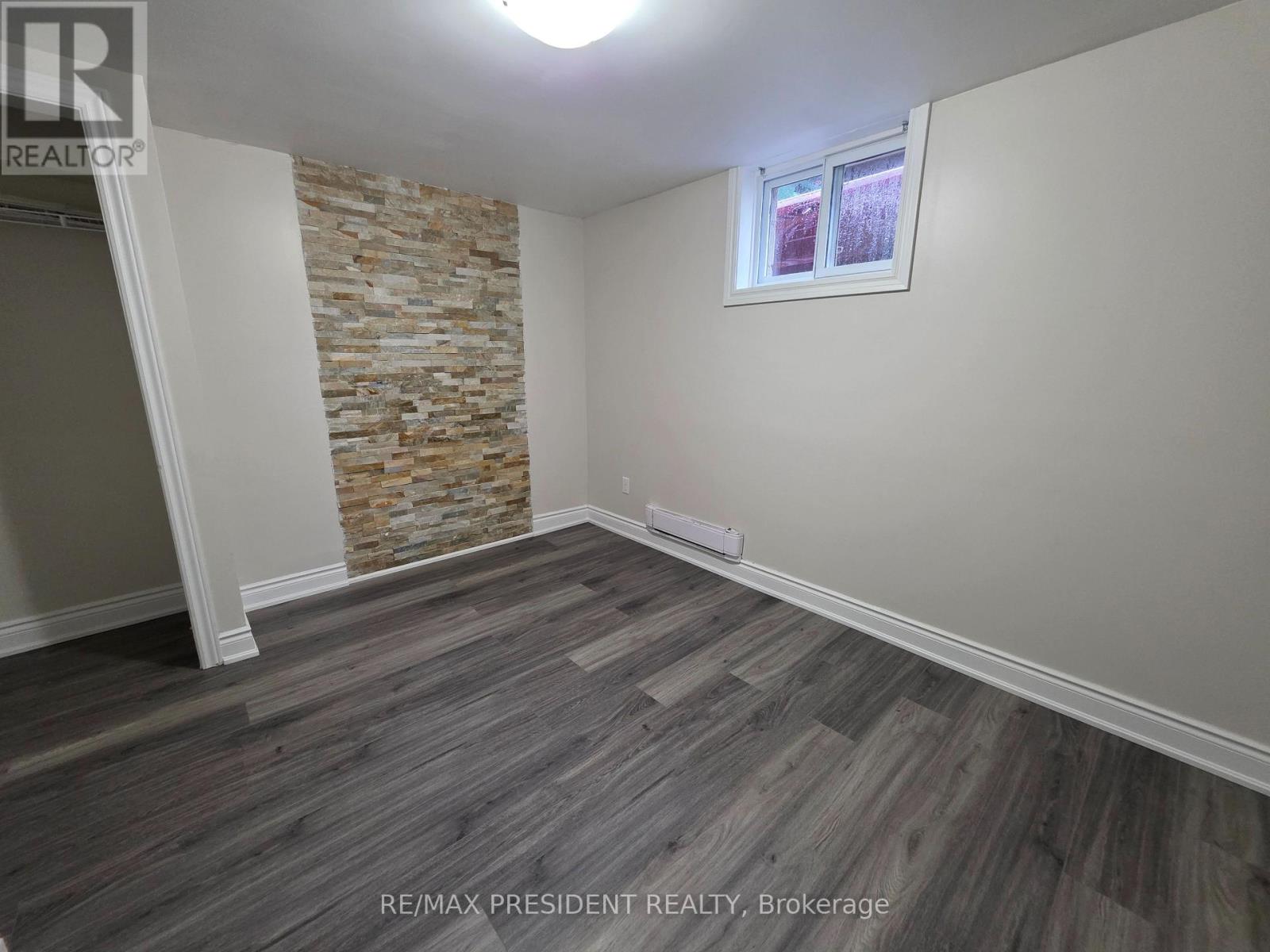 Lower - 2280 Mountainside Drive, Burlington, Ontario  L7P 1B7 - Photo 11 - W13600842